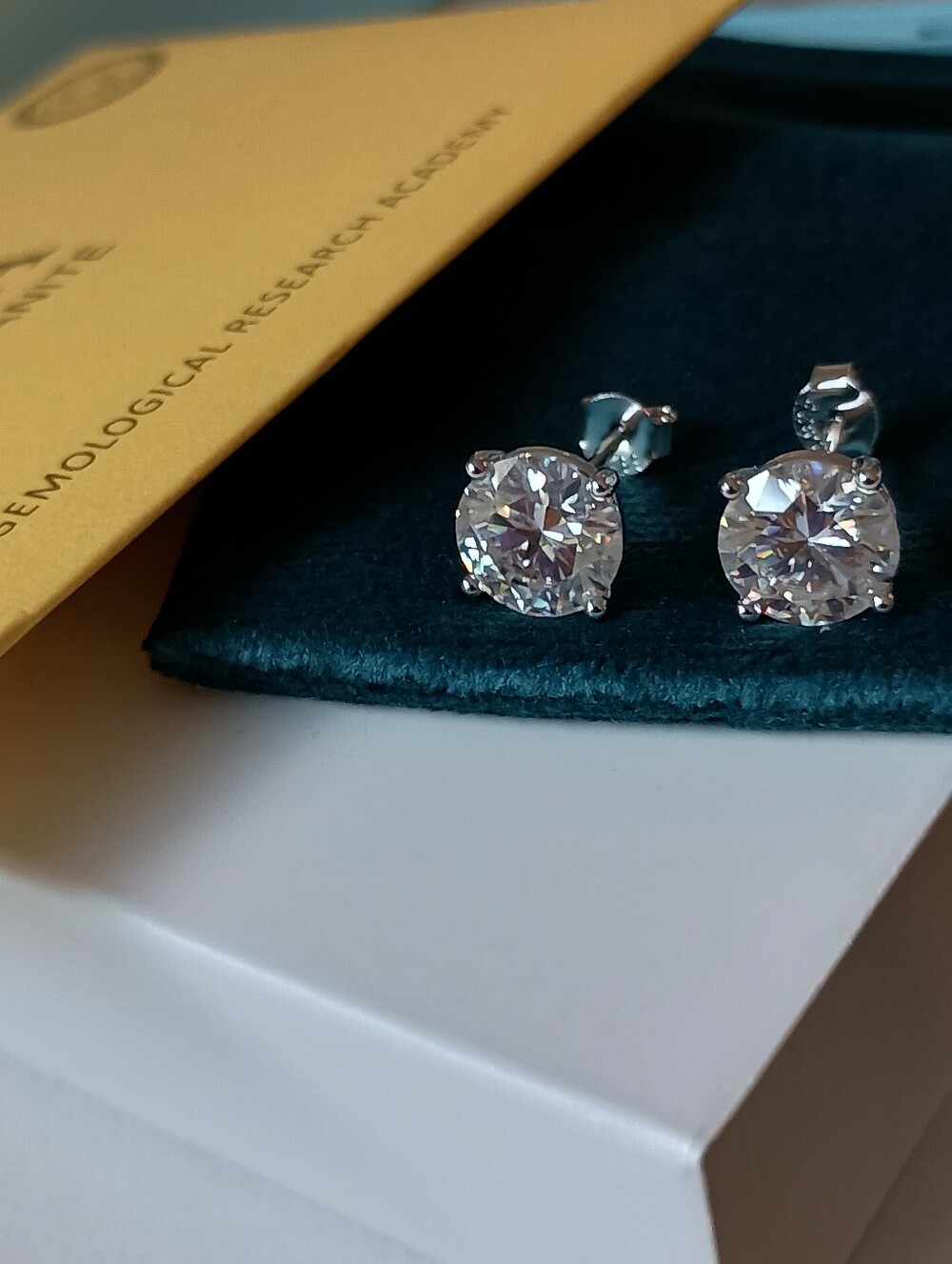4CT Moissanite Prong Studs Earrings Real 925 Silver 18k G/P GRA Certificate - Picture 3 of 7
